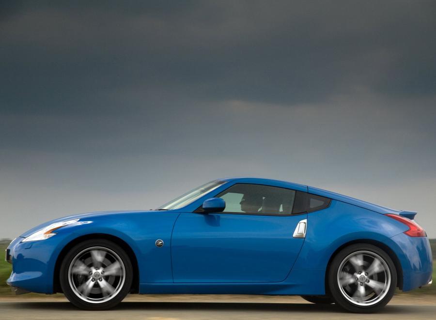  Nissan 370Z 2009 года  (UK) (фото 6 из 7)